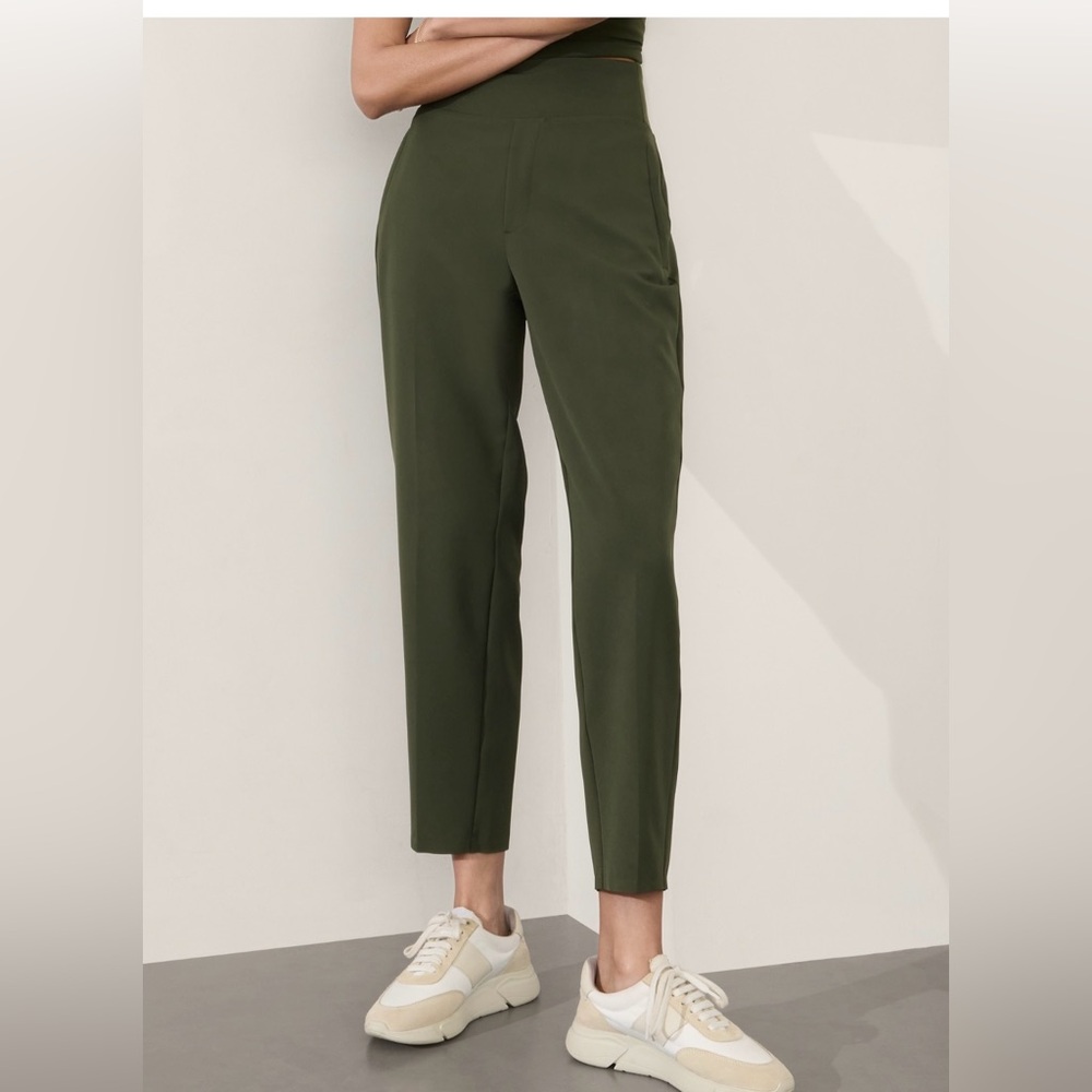 NWT-Athleta Aspen Olive  Endless Pant, Size 2